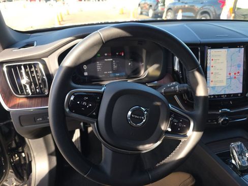 Used 2023 Volvo XC60 T8 Ultimate w/ Protection Package Premier image 4