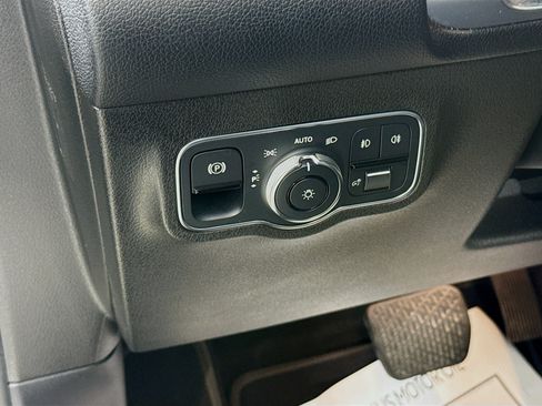 Used 2021 Mercedes-Benz GLB 250 image 10