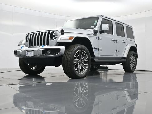 Used 2022 Jeep Wrangler Unlimited Sahara image 49