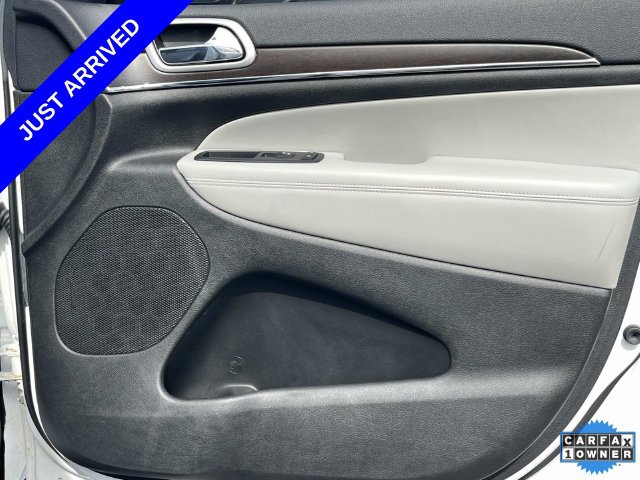 Used 2018 Jeep Grand Cherokee Limited AWD/4WD image 23