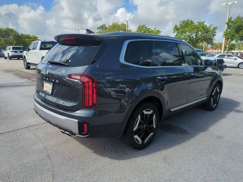 Used 2023 Kia Telluride S w/ S Sunroof Package FWD image 6