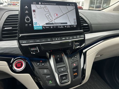 Used 2025 Honda Odyssey Elite image 17