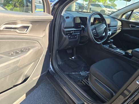 Used 2026 Kia Sportage LX FWD image 8