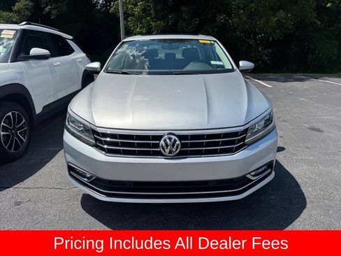 Used 2018 Volkswagen Passat 2.0T SE FWD image 10