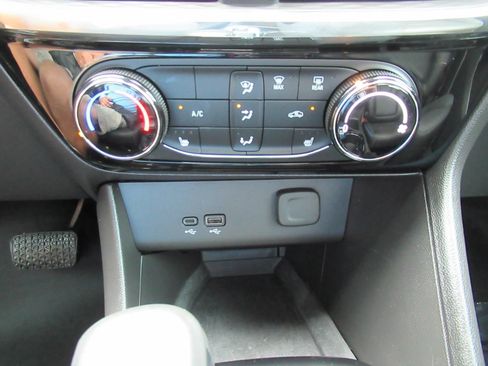 Used 2025 Buick Encore GX Sport Touring w/ Experience Buick Package FWD image 30