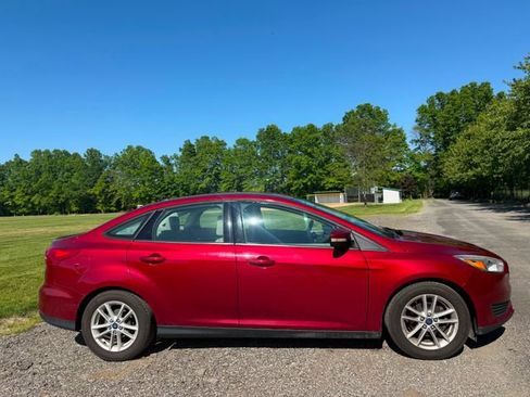 Used 2015 Ford Focus SE FWD image 5