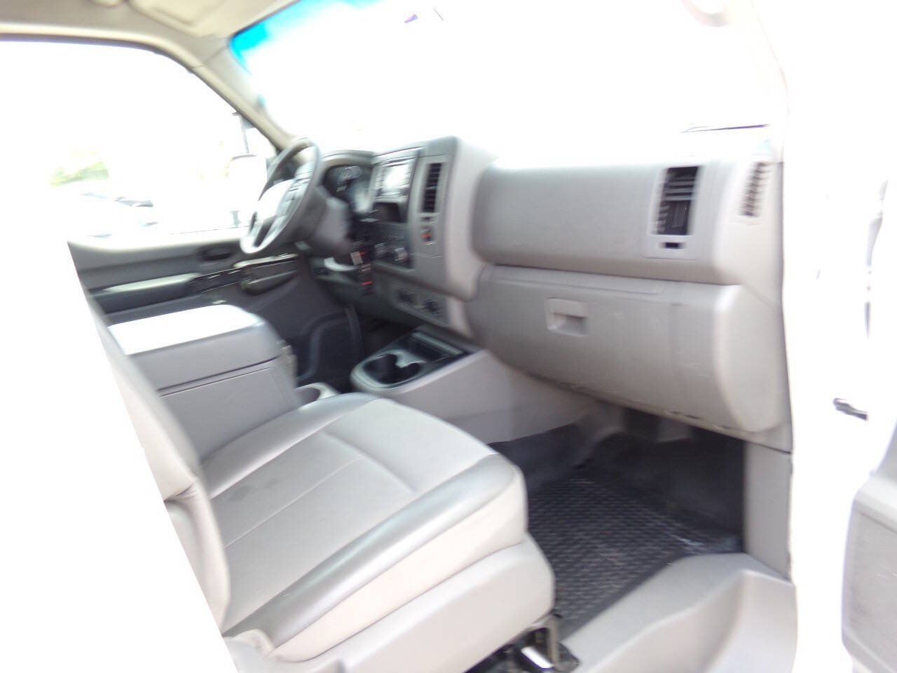 Used 2016 Nissan NV 2500 SL w/ Technology Package RWD image 13