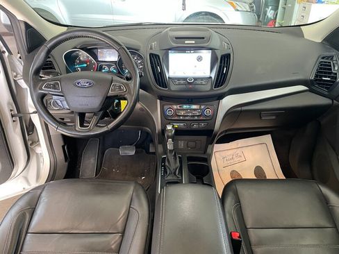 Used 2017 Ford Escape SE w/ SE Leather Comfort Package FWD image 8