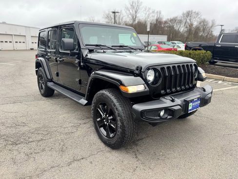 Used 2021 Jeep Wrangler Unlimited Sahara AWD/4WD image 9