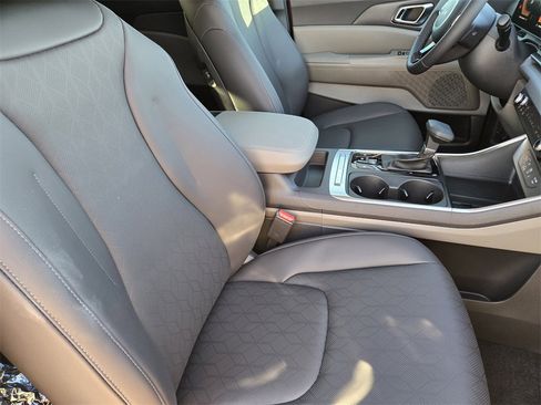 New 2026 Kia Carnival EX image 10