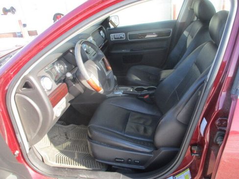 Used 2006 Lincoln Zephyr image 25