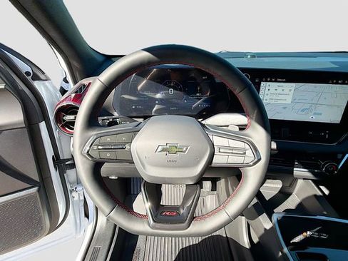 Used 2026 Chevrolet Equinox RS w/ Convenience Package III image 39