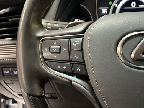 Used 2022 Lexus LS 500 w/ Interior Upgrade Package image 9