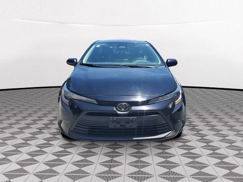 Used 2023 Toyota Corolla LE FWD image 2