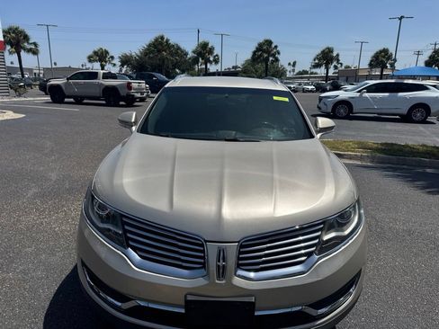 Used 2017 Lincoln MKX Select w/ Select Plus Package FWD image 7