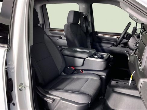 New 2026 GMC Sierra 2500 SLE w/ SLE Value Package; image 11