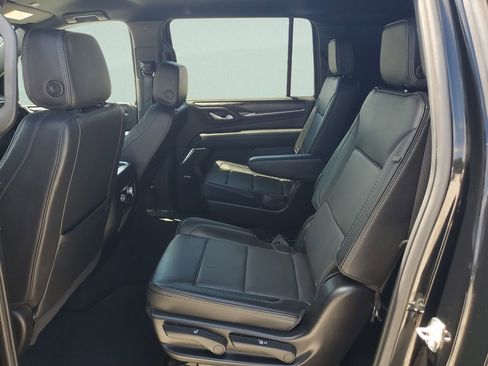 Used 2024 GMC Yukon XL Denali AWD/4WD image 10