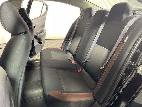 Used 2022 Nissan Versa SR image 18