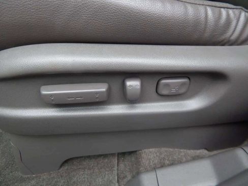 Used 2014 Honda Odyssey Touring image 17