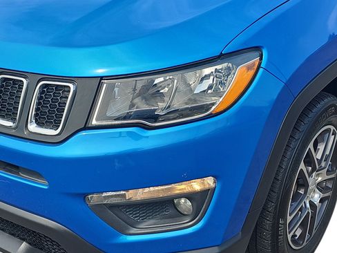 Used 2019 Jeep Compass Latitude w/ Popular Equipment Group FWD image 28