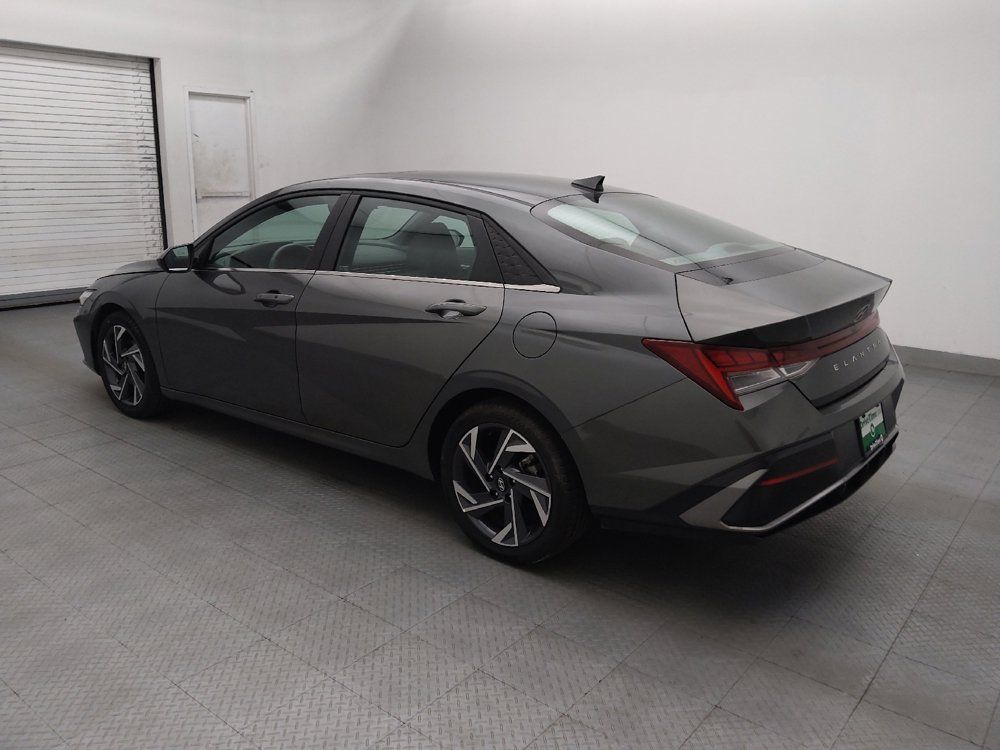 Used 2025 Hyundai Elantra SEL FWD image 3