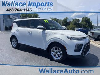 Certified 2022 Kia Soul LX w/ Technology Package FWD video 1