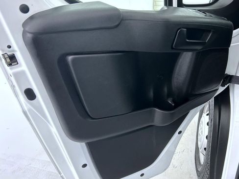 Used 2023 RAM ProMaster 2500 FWD image 9