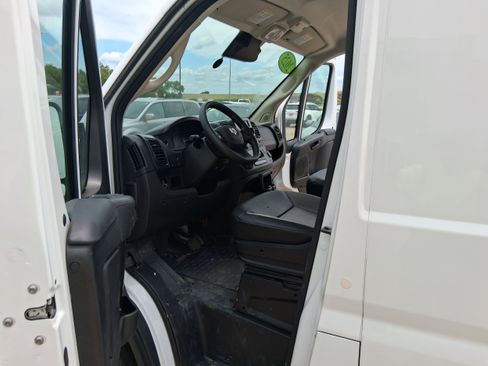 Used 2025 RAM ProMaster 2500 w/ Convenience Group FWD image 17