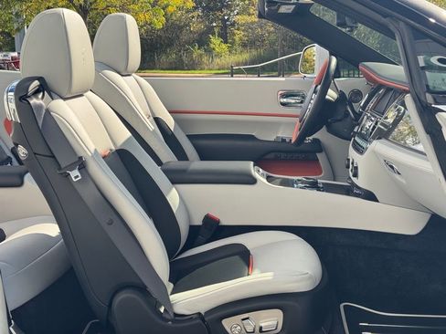 Used 2018 Rolls-Royce Dawn image 61