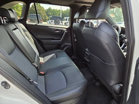 Used 2022 Toyota RAV4 XSE w/ XSE Grade Weather Package AWD/4WD image 17
