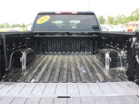 Used 2025 GMC Sierra 1500 SLT AWD/4WD image 16
