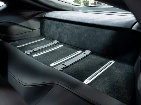 Used 2020 Ferrari 812 Superfast RWD image 9