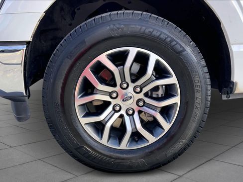 Used 2021 Ford F150 Lariat w/ Trailer Tow Package image 10