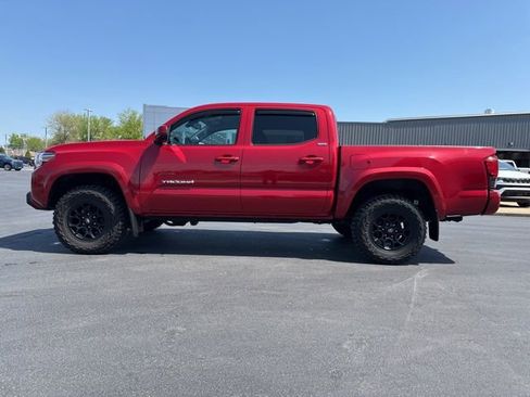 Used 2020 Toyota Tacoma SR5 image 4