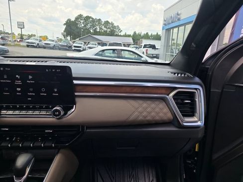 Used 2023 GMC Canyon Denali w/ Denali Black Edition AWD/4WD image 50