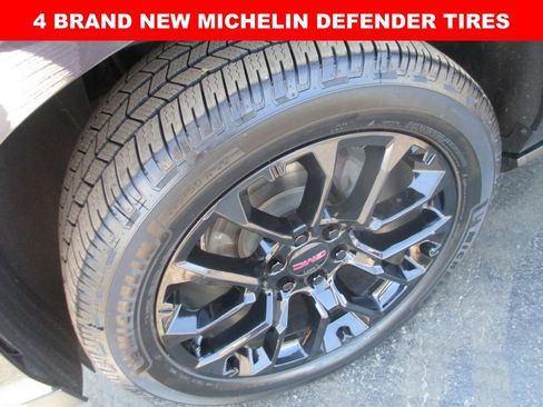 Used 2023 GMC Yukon Denali AWD/4WD image 3