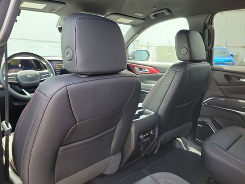 New 2026 Chevrolet Traverse Z71 w/ Enhanced Driving Package AWD/4WD image 10