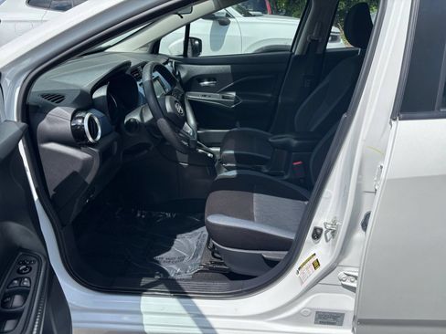 Used 2025 Nissan Versa SV FWD image 22