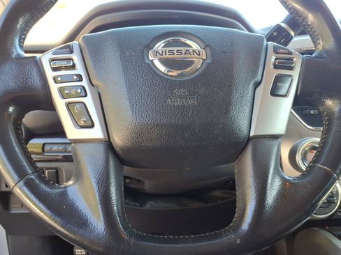 Used 2018 Nissan Titan SV w/ SV Convenience Package AWD/4WD image 12