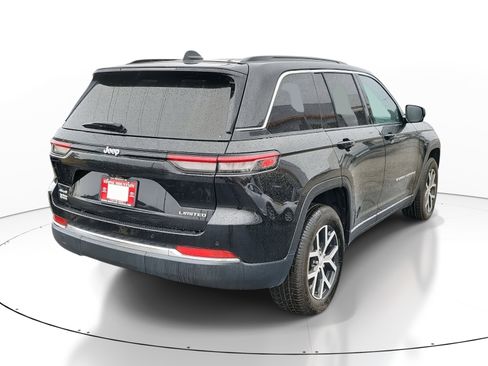 Used 2024 Jeep Grand Cherokee Limited image 6