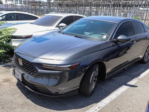 Used 2023 Honda Accord EX image 4