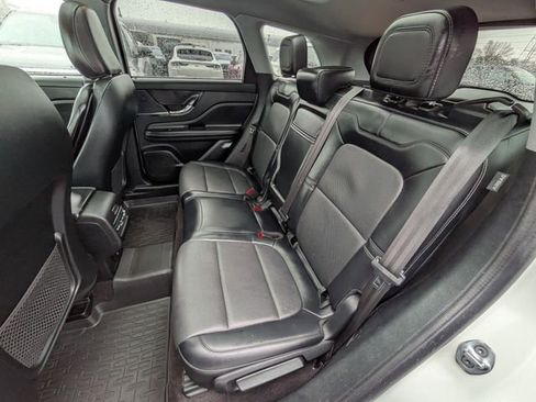 Used 2021 Lincoln Corsair Standard w/ Premium Package image 18