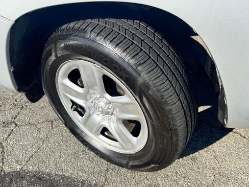 Used 2011 Toyota RAV4 4WD image 34