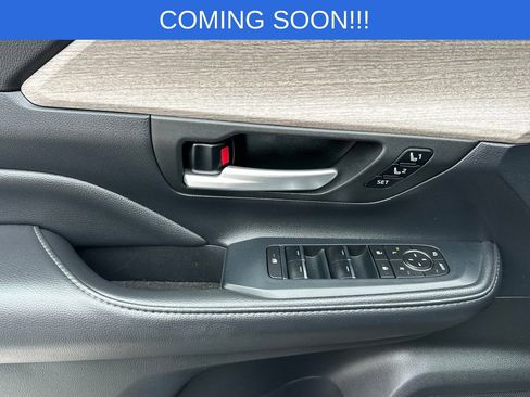 Used 2024 Toyota Grand Highlander AWD Hybrid image 11
