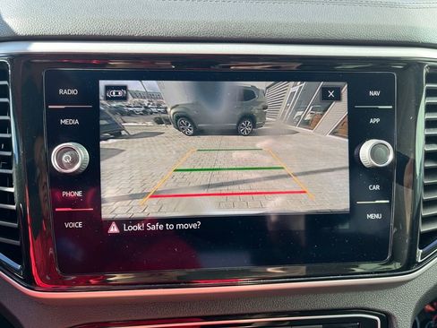 Used 2021 Volkswagen Atlas SEL Premium image 14