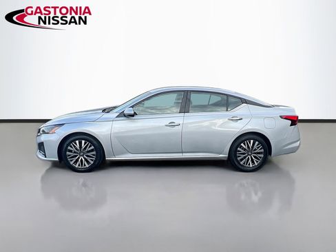 Used 2023 Nissan Altima 2.5 SV image 5