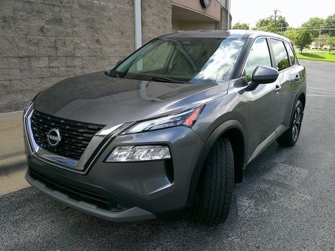 Used 2023 Nissan Rogue SV AWD/4WD image 2