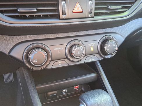 Used 2024 Kia Forte LXS w/ LXS Technology Package image 16