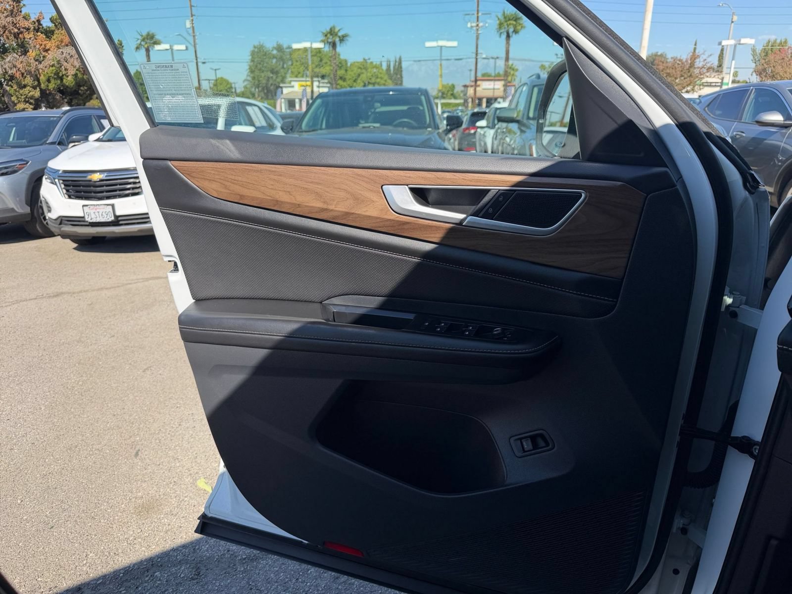 Used 2026 Volkswagen Atlas SE FWD image 18