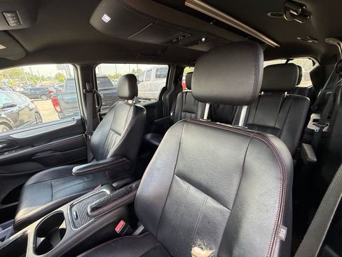 Used 2017 Dodge Grand Caravan GT w/ Safety Sphere Group FWD image 13